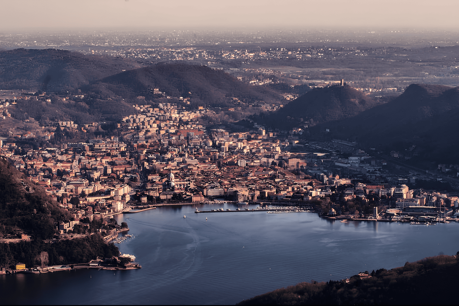 Vista dall’alto del Lago di Como